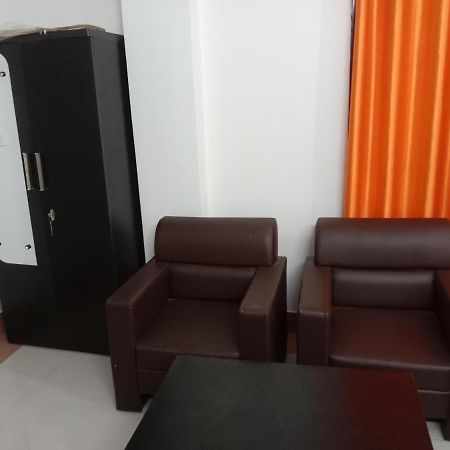 Niroda Guest House Guwahati Buitenkant foto
