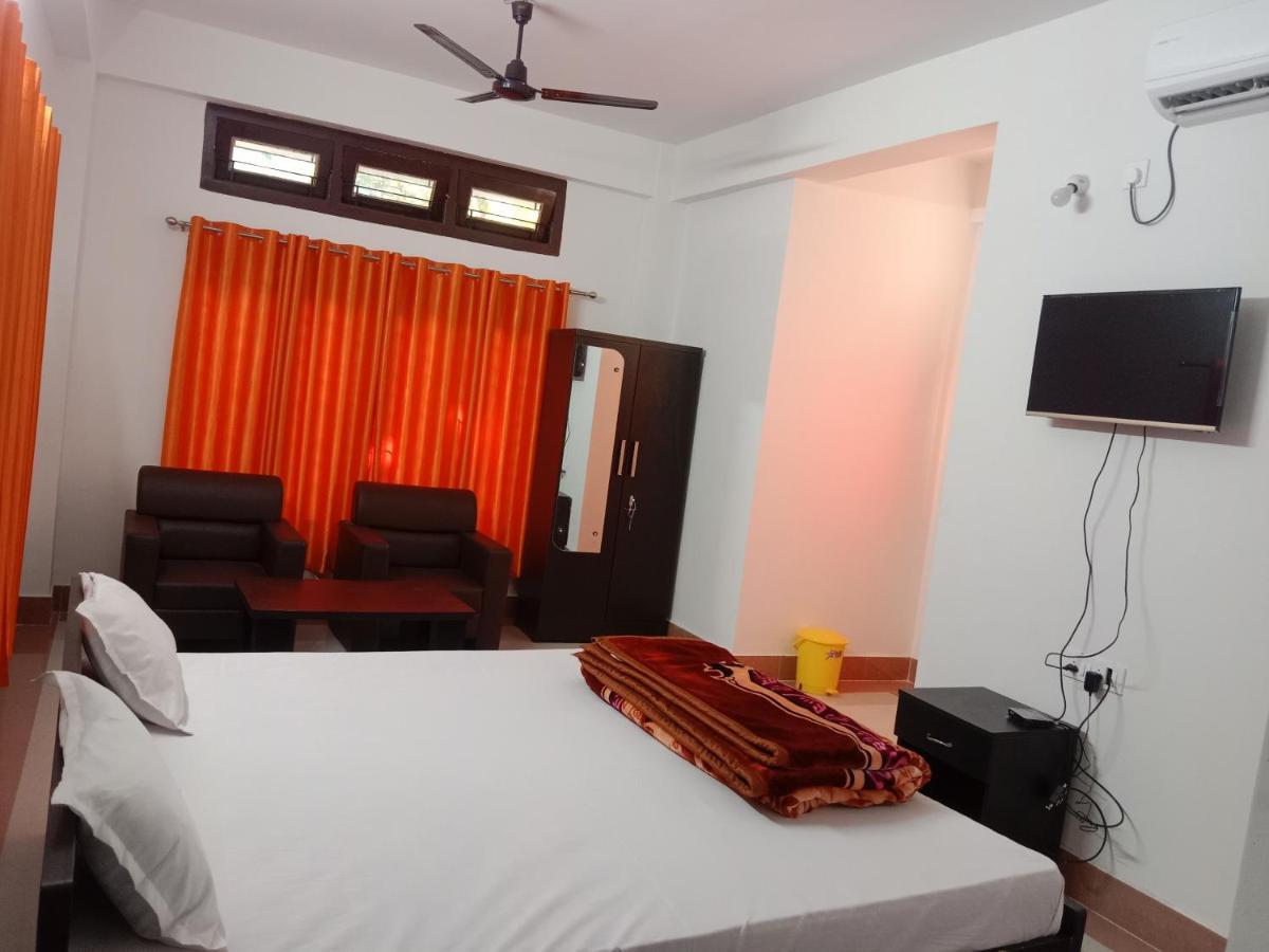 Niroda Guest House Guwahati Buitenkant foto